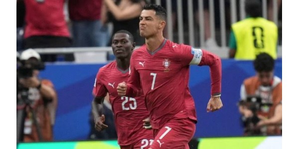 De 41-jarige Cristiano Ronaldo wil nog steeds meedoen aan het WK 2030 De 41-jarige Cristiano Ronaldo wil nog steeds meedoen aan het WK 2030